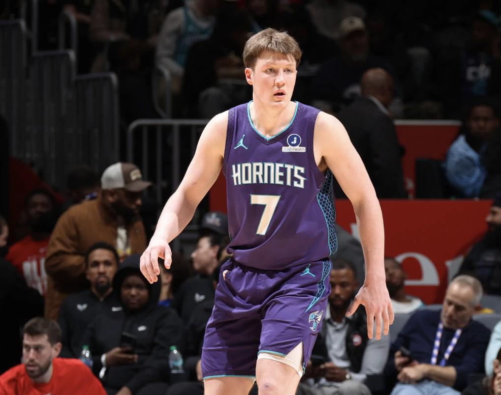 B体育下载-NBA新一期新秀榜：克努佩尔反超弗拉格登顶榜首，埃奇库姆第三